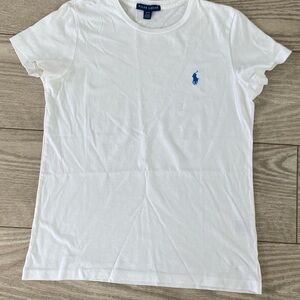 Ralph Lauren women’s white cotton t-shirt. Size:S-M.
